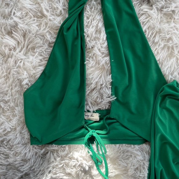 Beachy Set - Picture 2 of 3